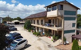 Casa Leo